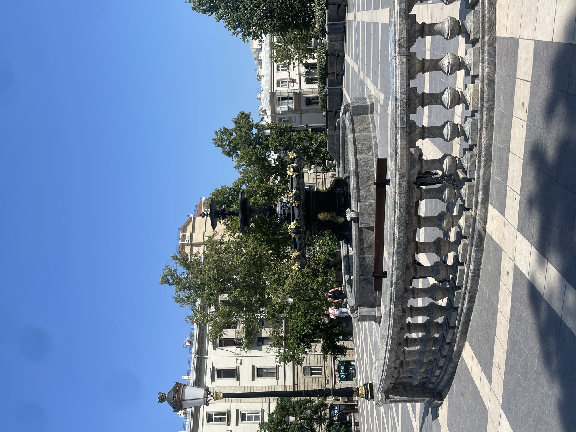 Strolling Baku's Fountain Square on a bright summer morning