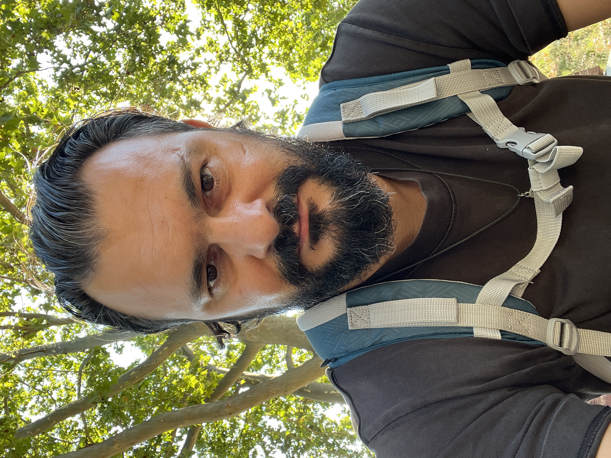 Upside-down outdoor selfie in Mollet del Vallès