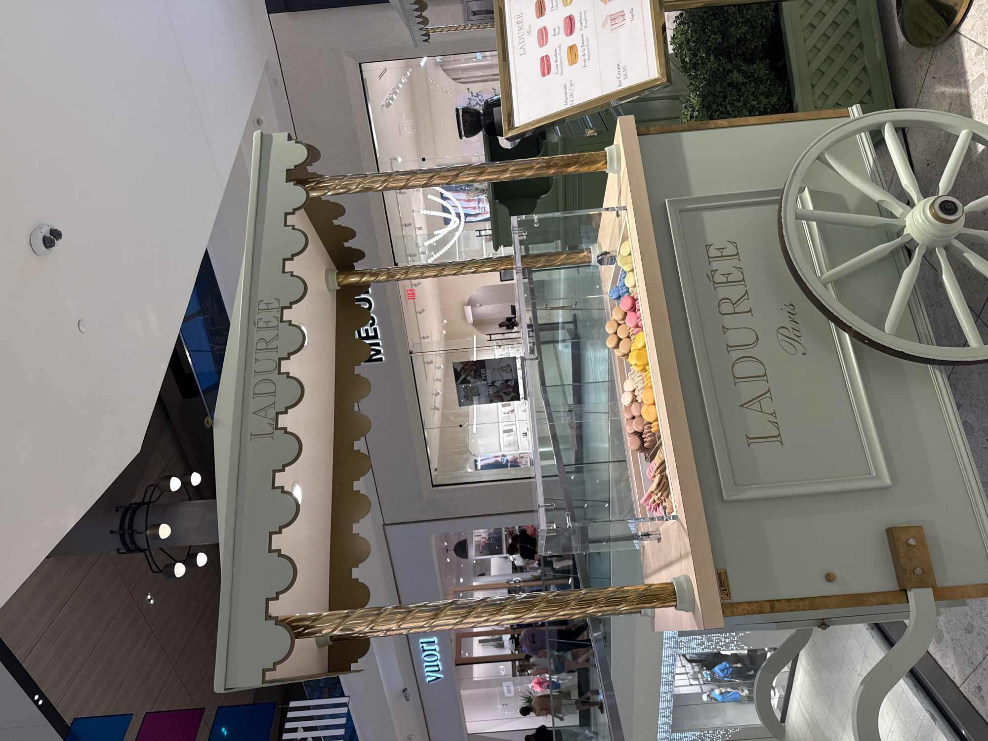 Evening retail tour documented across Miami-Aventura shopping districts