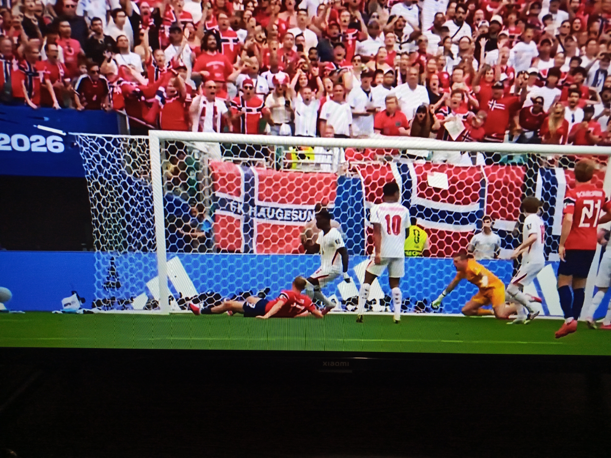 Norway and England draw 1-1 at halftime