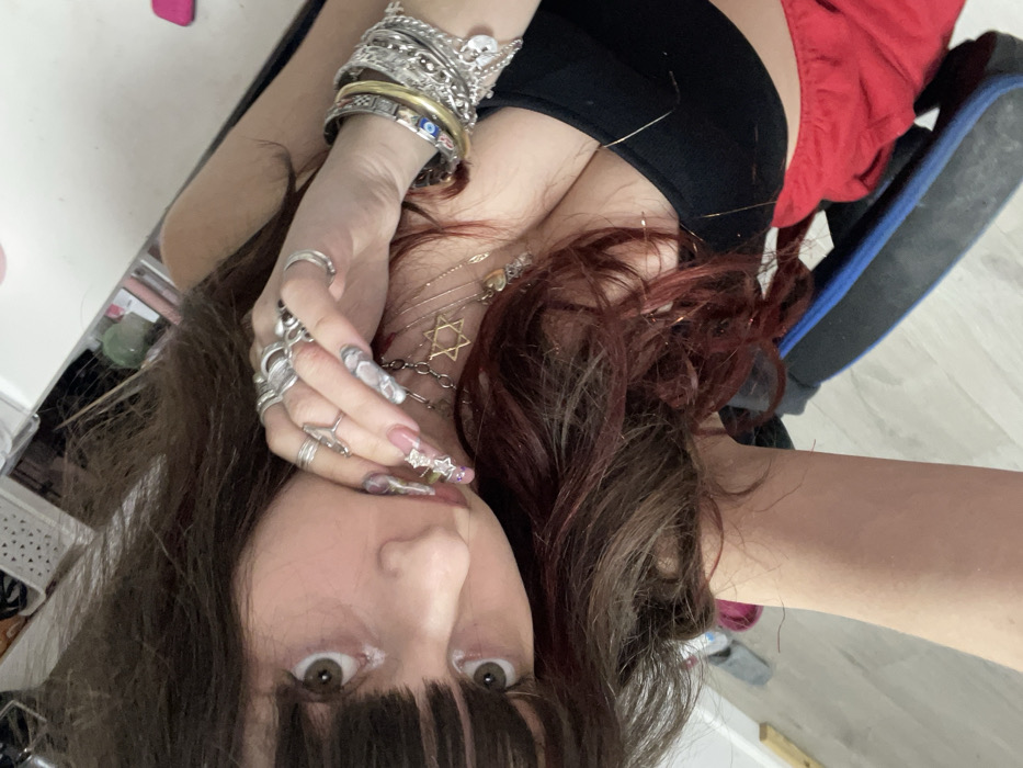 Evening snapshots capture young woman's casual moments in Ra'anana