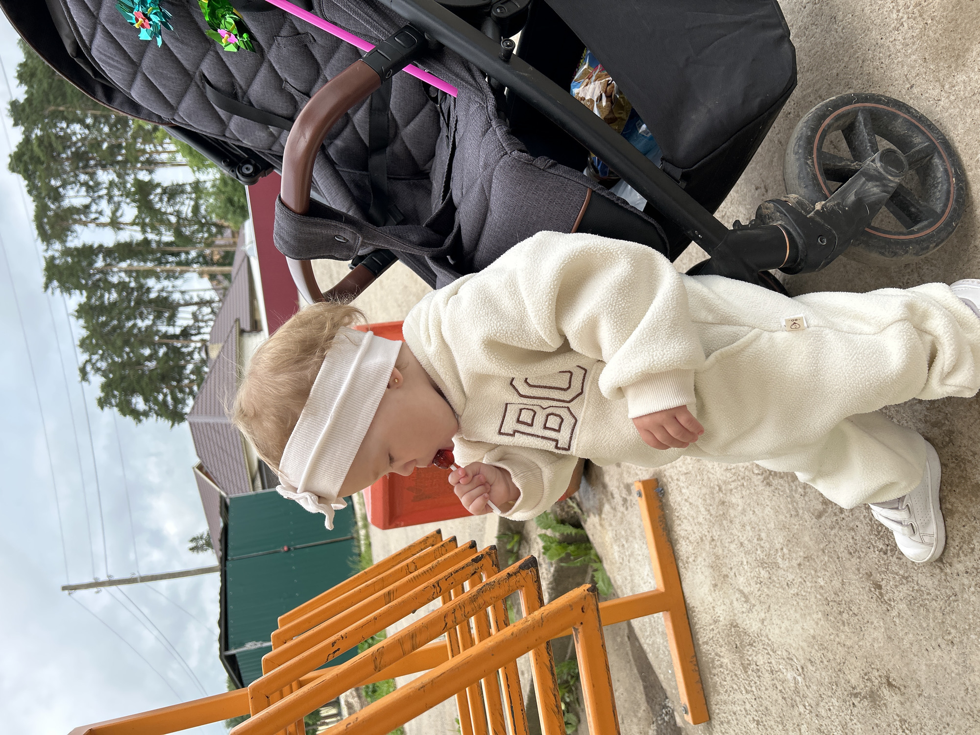 Morning life captured across Azinsky: toddler, selfie, cat