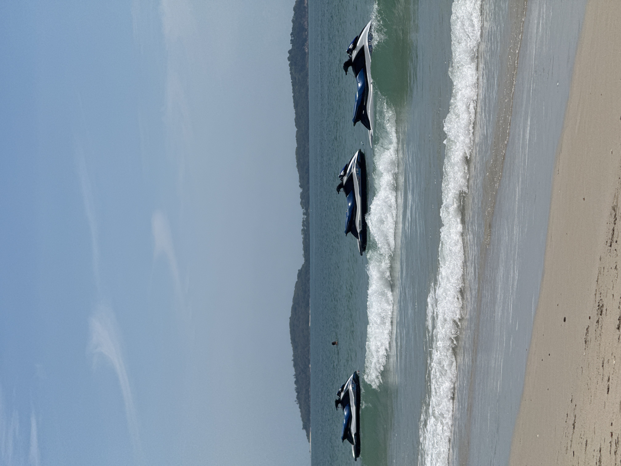 Relaxed beach day on Ko Samui's sunny shoreline