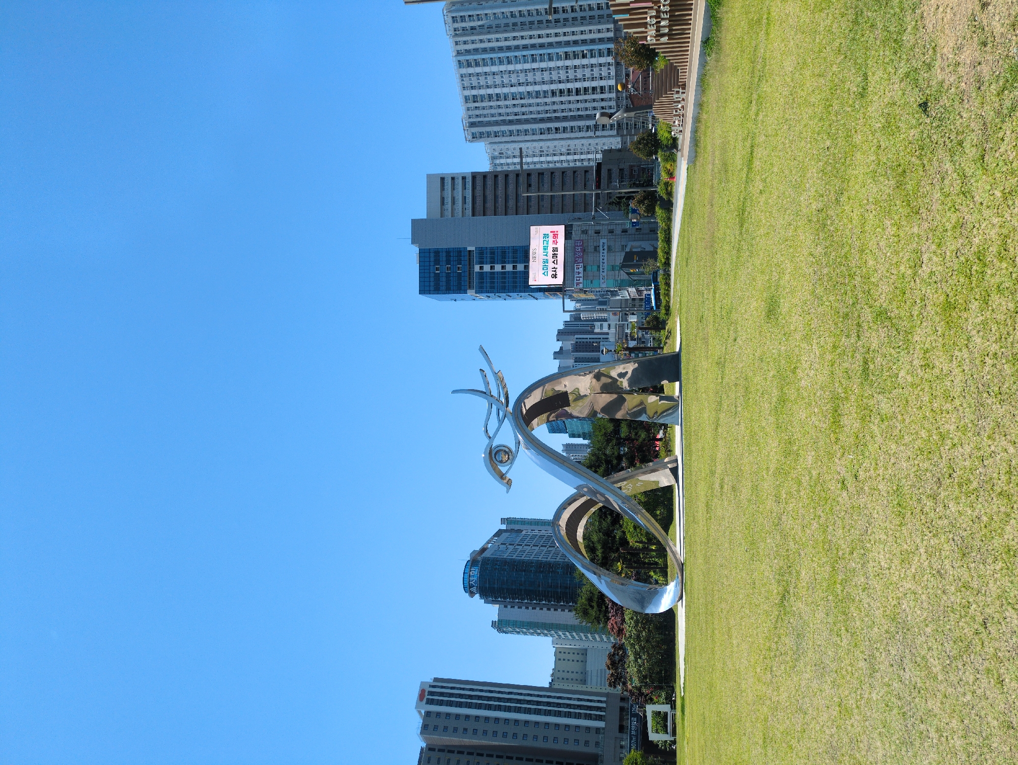 Early morning documentation of Daegu landmarks and urban scenes