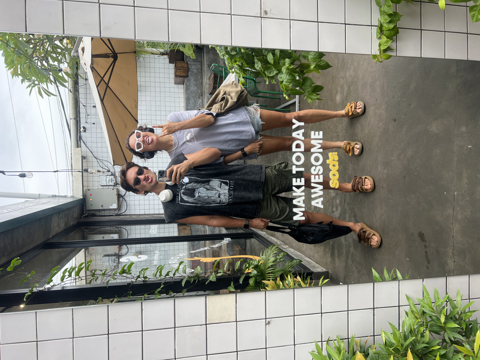 Couple takes mirror selfie in Uluwatu, Indonesia