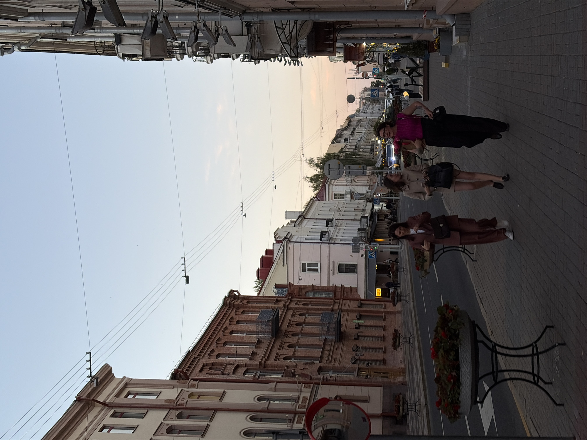 Witness documents Minsk streetscapes and entertainment venues during evening hours
