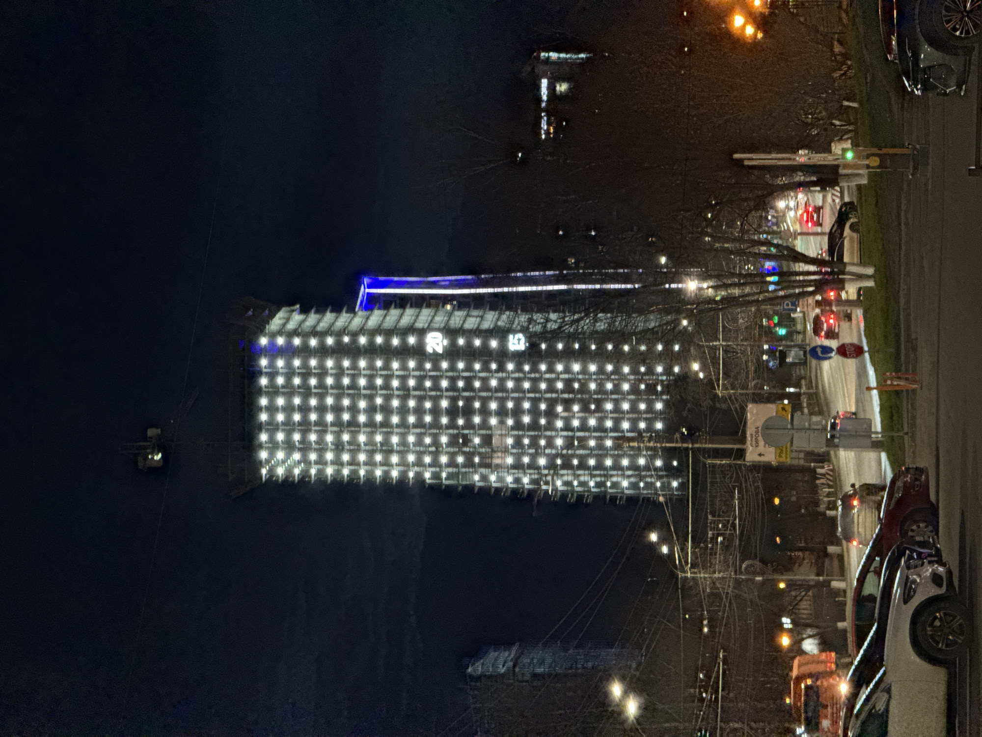 Evening scenes captured in Izhevsk: illuminated buildings, baked goods