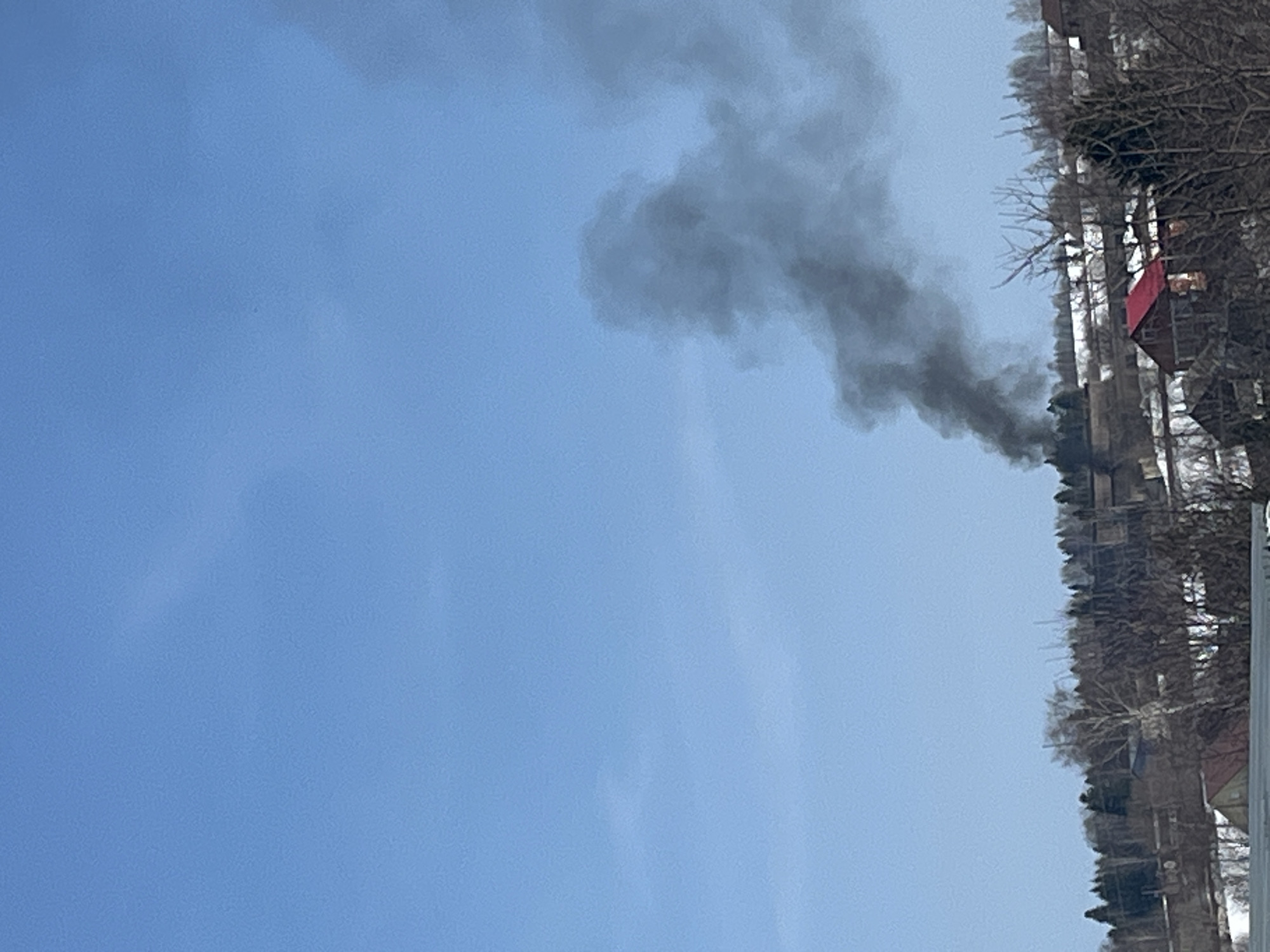 Black smoke plume spotted over Pavlovka, Russia