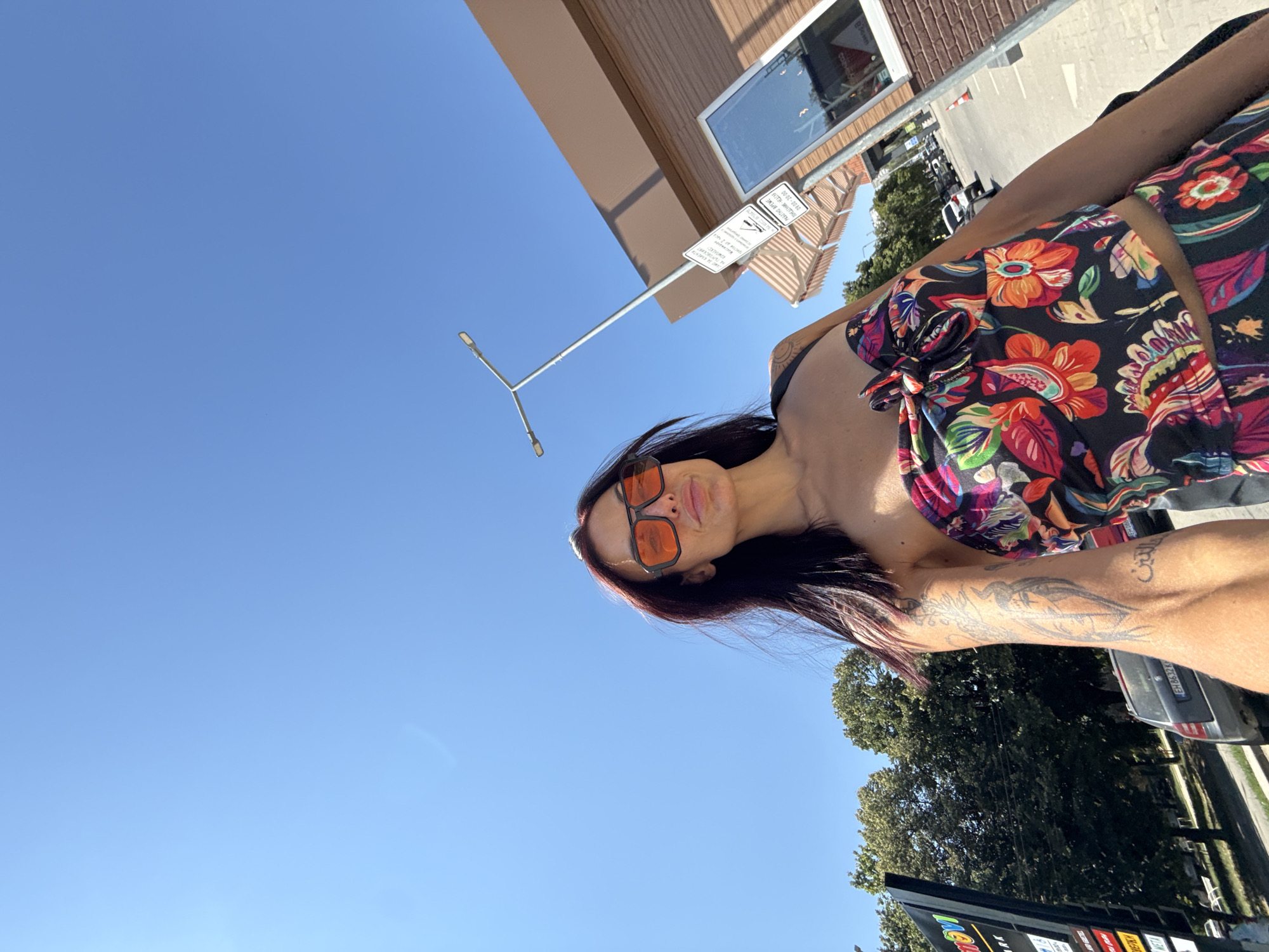 Sunny morning selfies in Pleven, floral outfit and orange shades