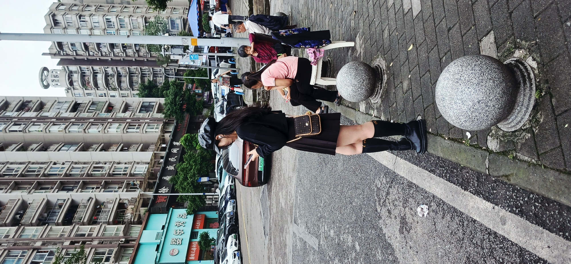 Early morning street life documented across Chongqing districts