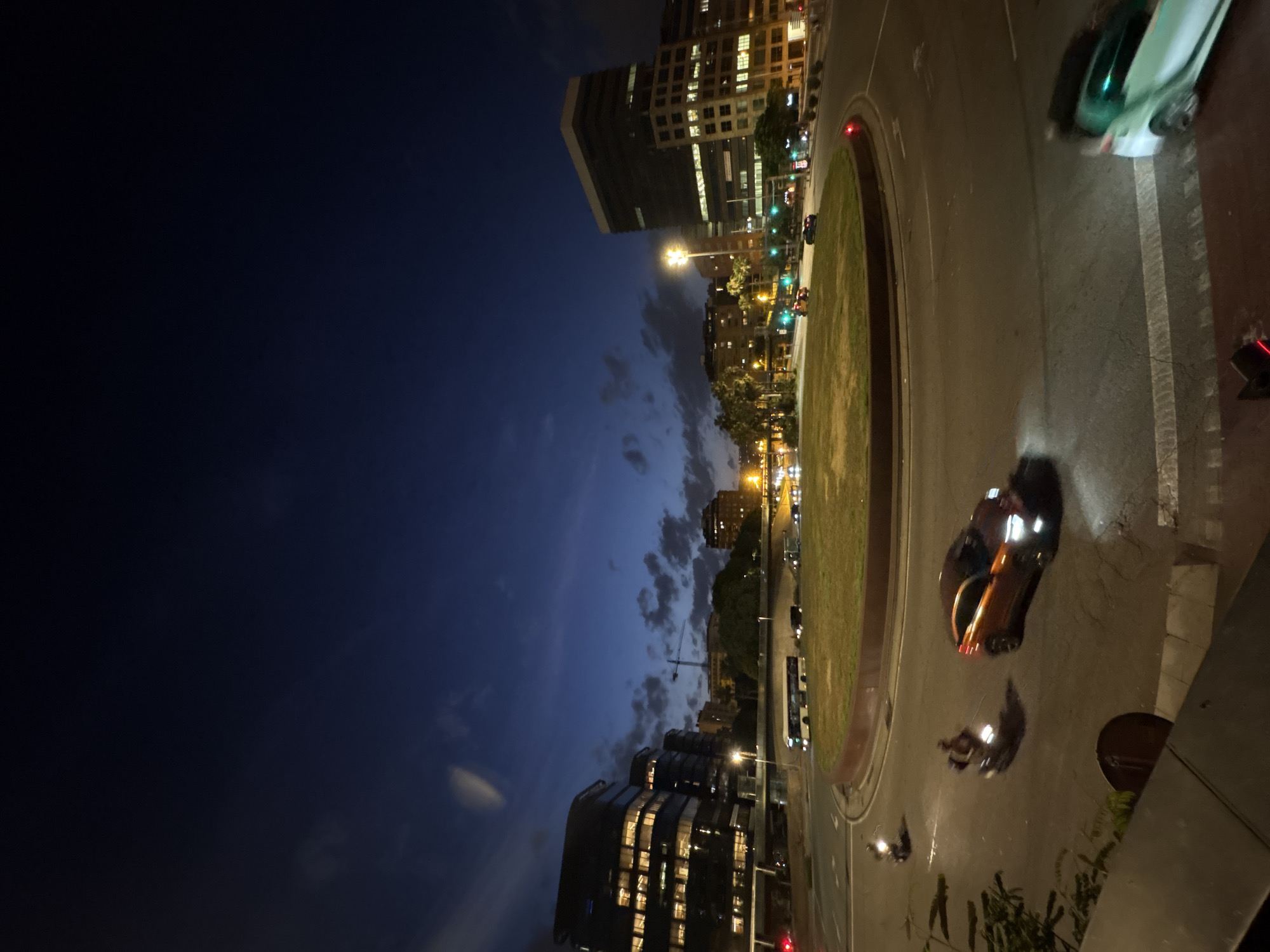 Barcelona nighttime scenes documented by witnesses across three minutes