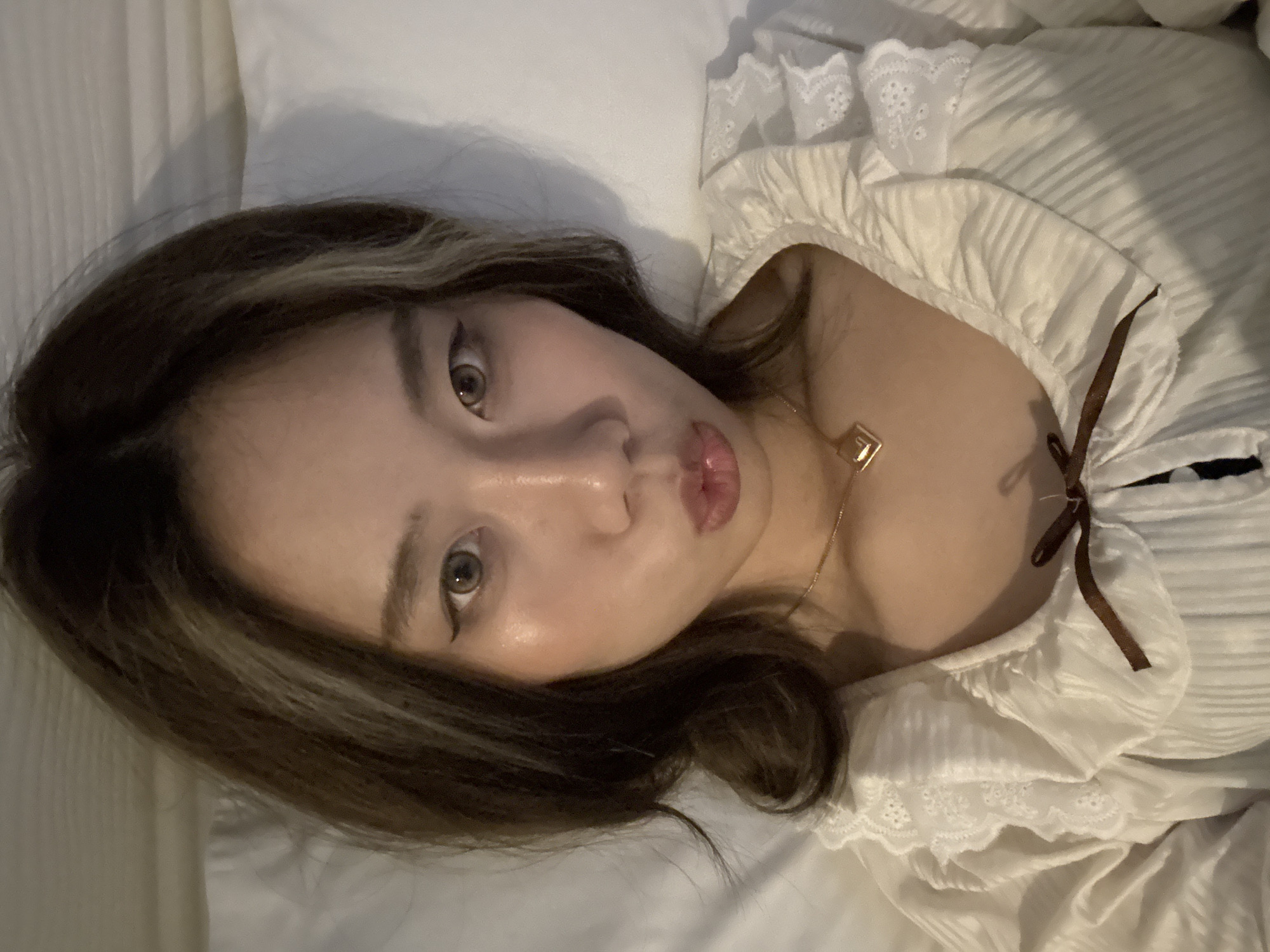 Woman takes bathroom selfie in Chenghua District, China