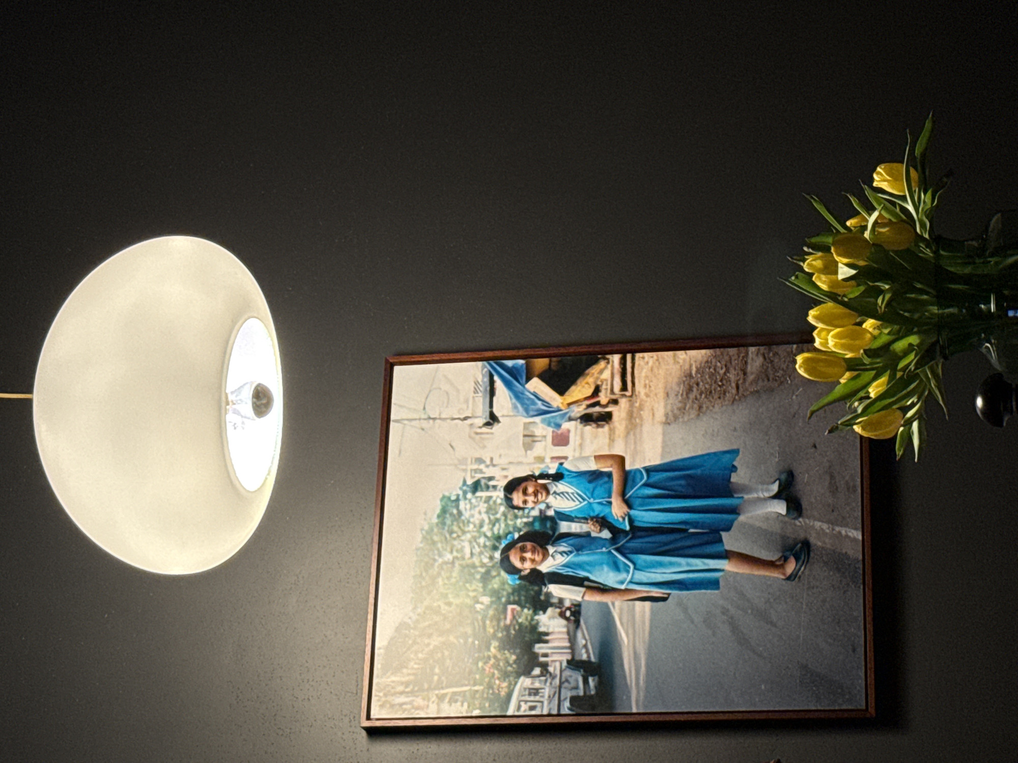 London evening captures indoor family scene, waterfront moment