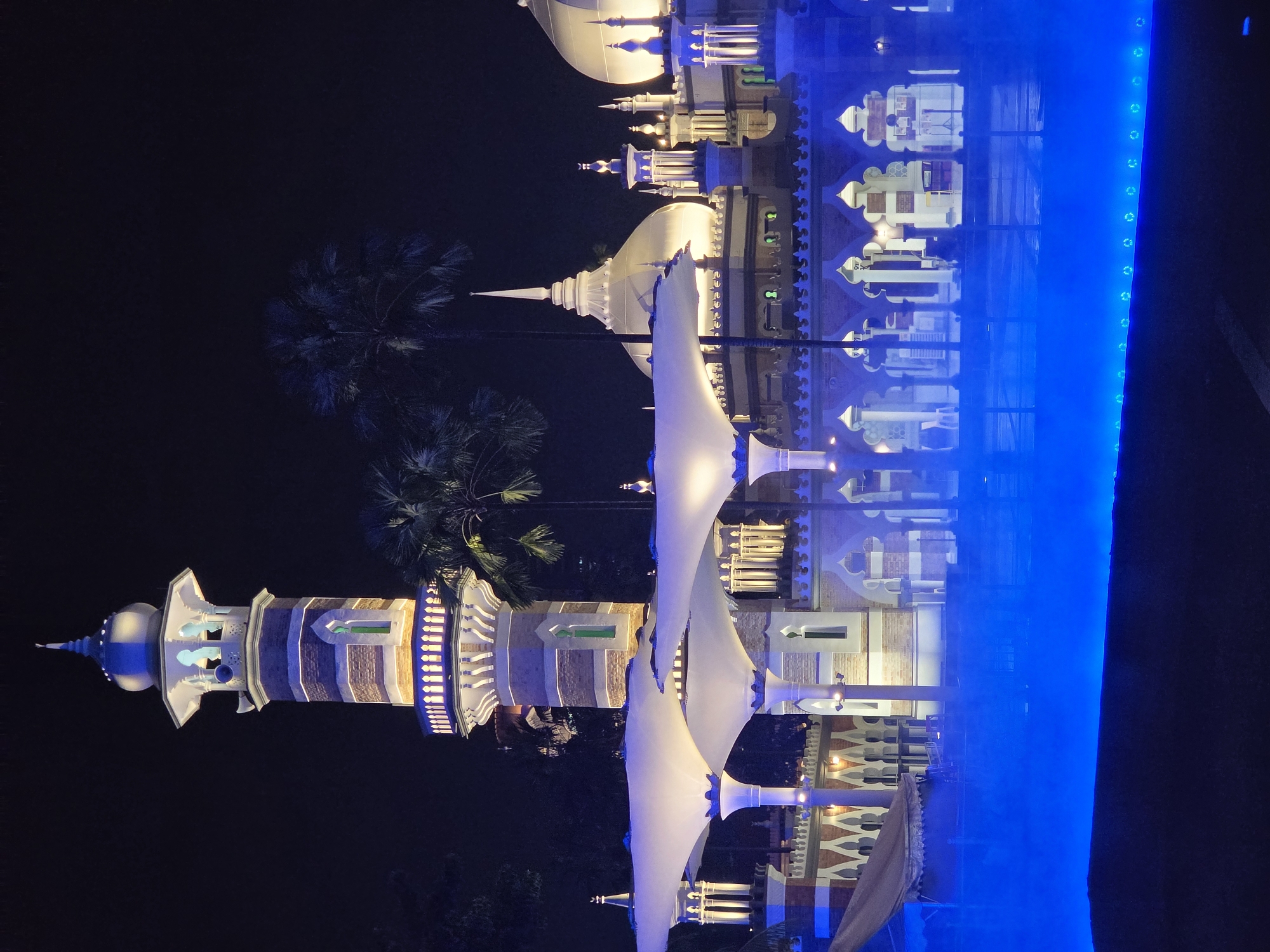 Kuala Lumpur nighttime scenes documented around Sultan Abdul Samad Building