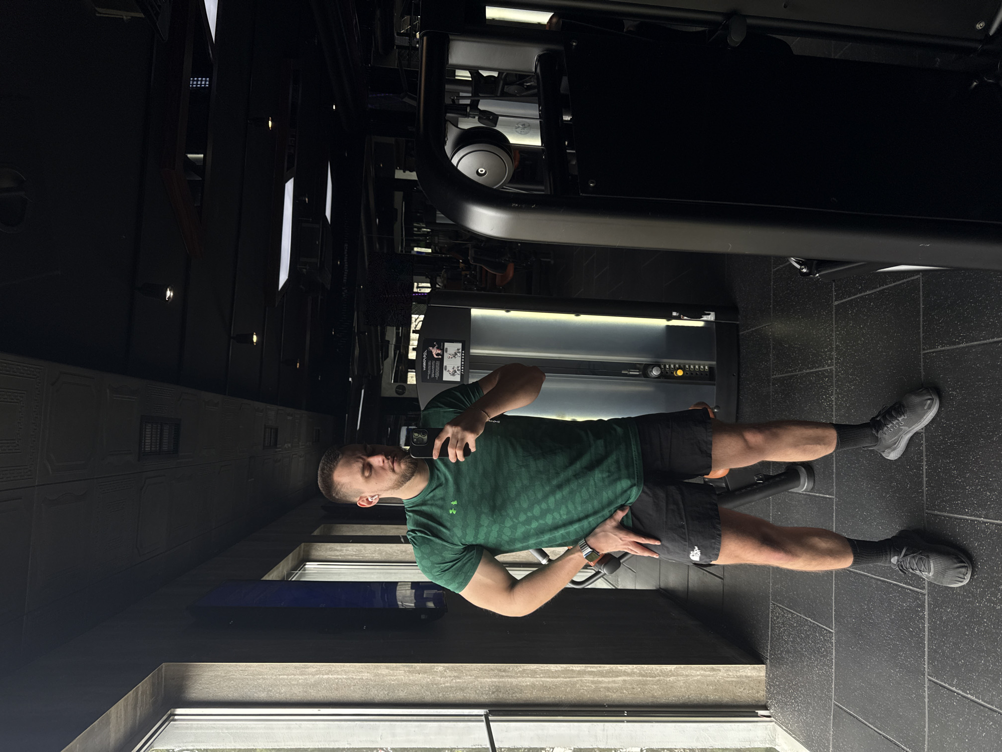 Man takes gym selfie in Sofia workout facility