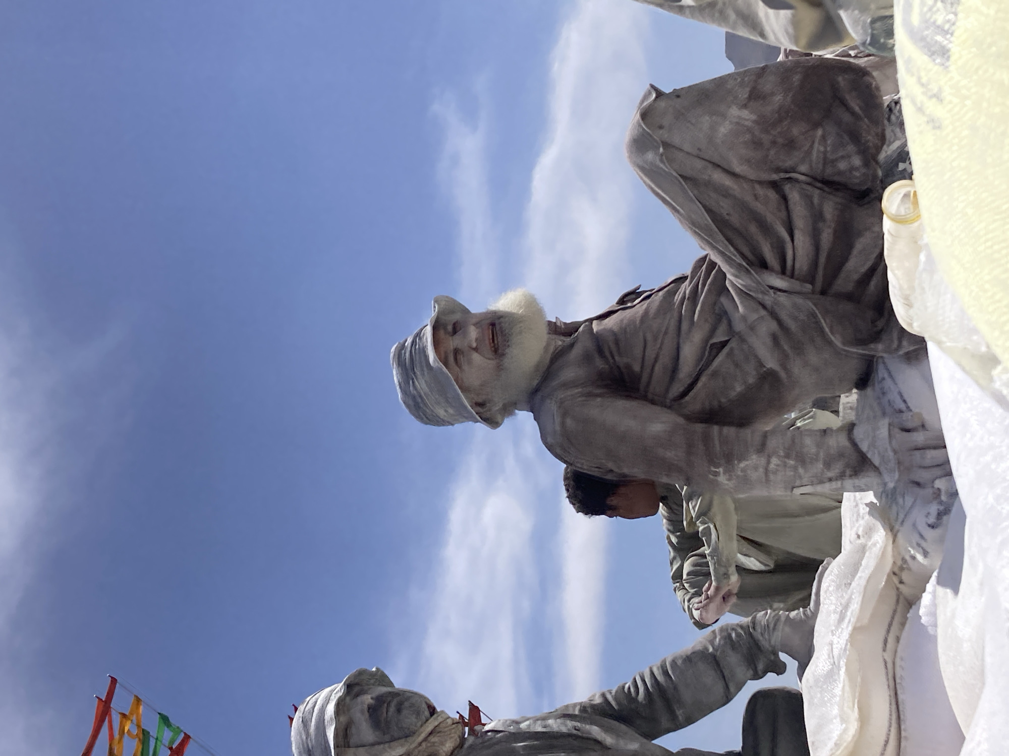 Dust-covered statue observed in Quetta, Pakistan
