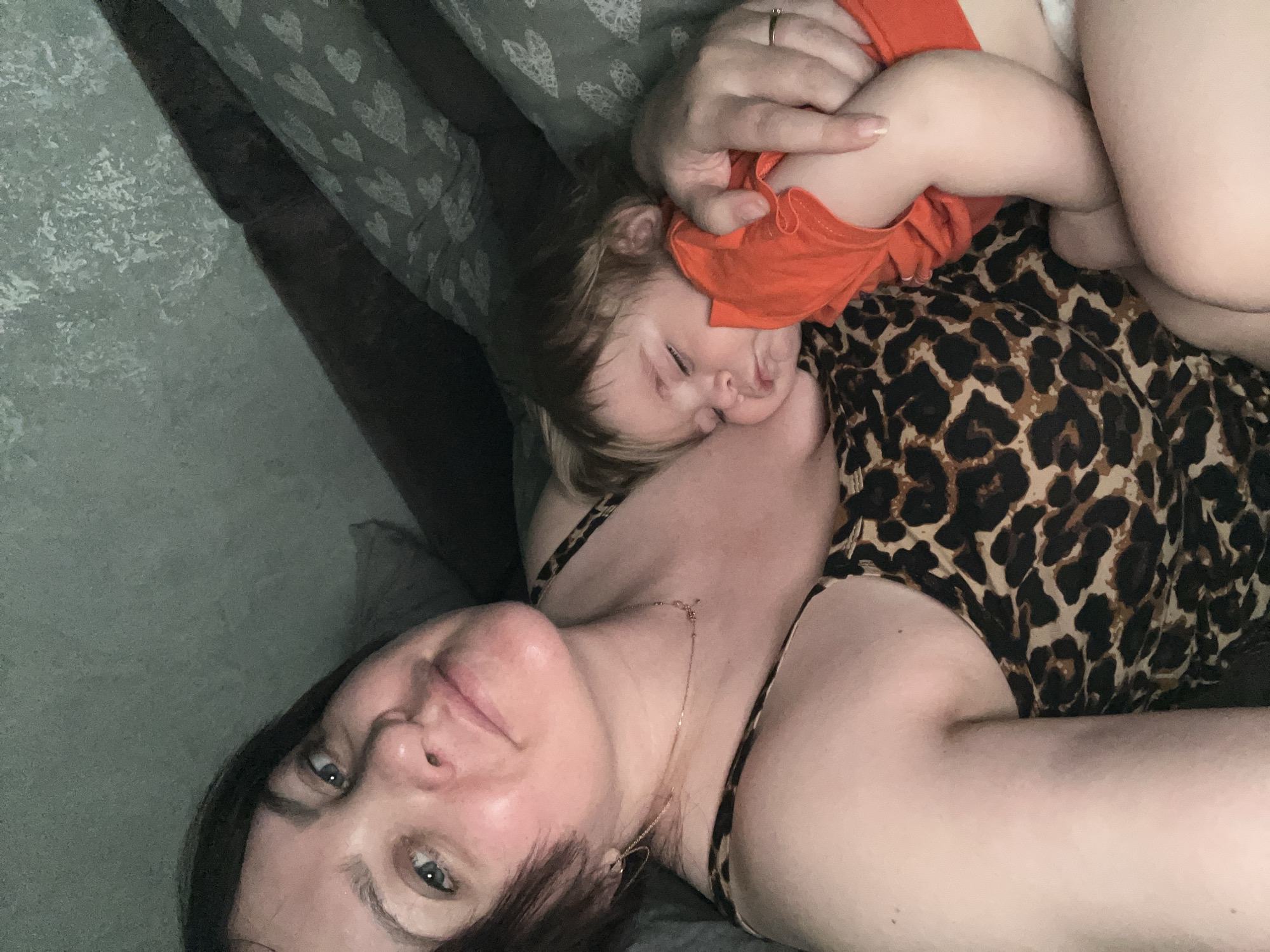 Casual indoor moment captured between two people in Noviy