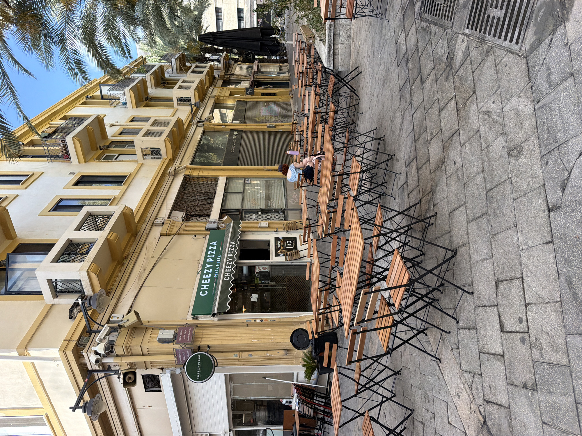 A casual street-level tour of Haifa's Moshe Aharon area
