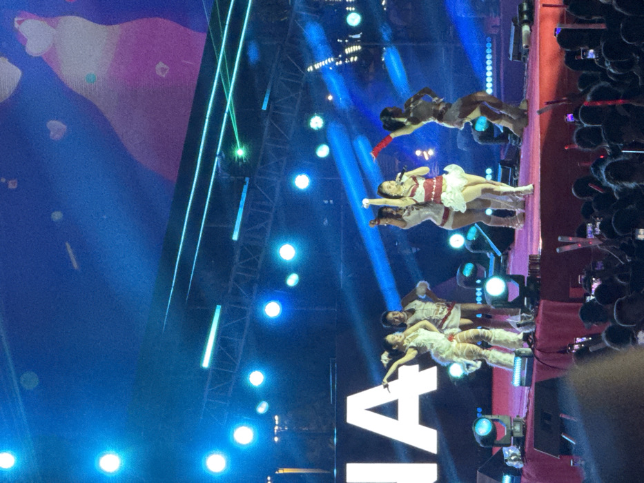 Outdoor concert featuring DIVINA performers draws crowds in Nha Trang