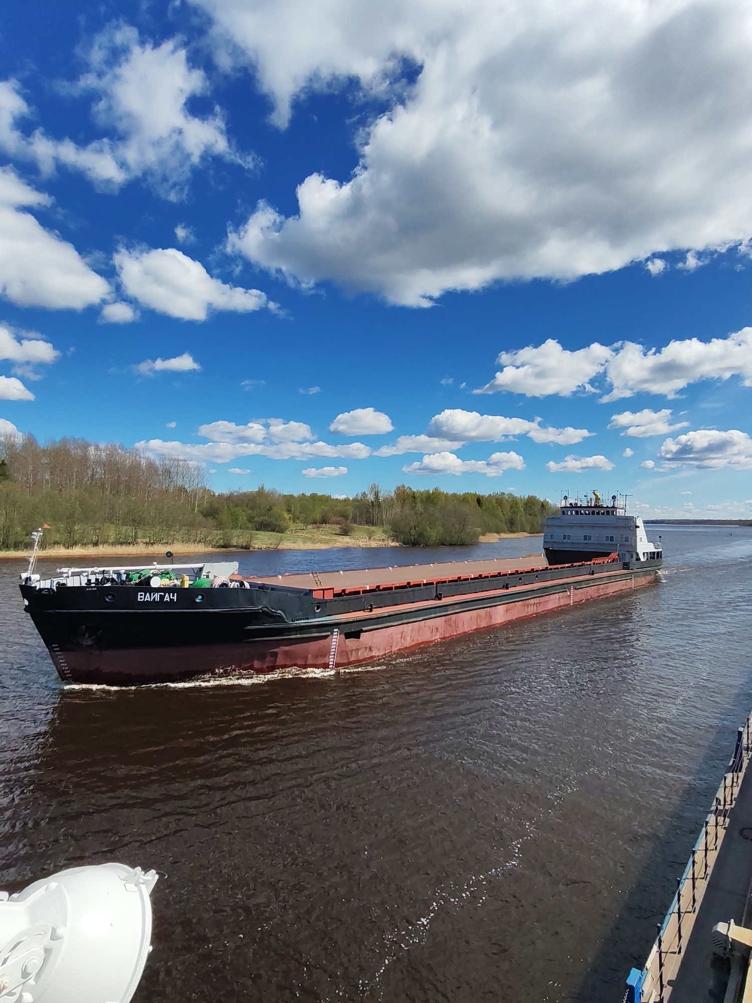 Barge 'Vaygach' spotted on river near Pruzhinino, Russia
