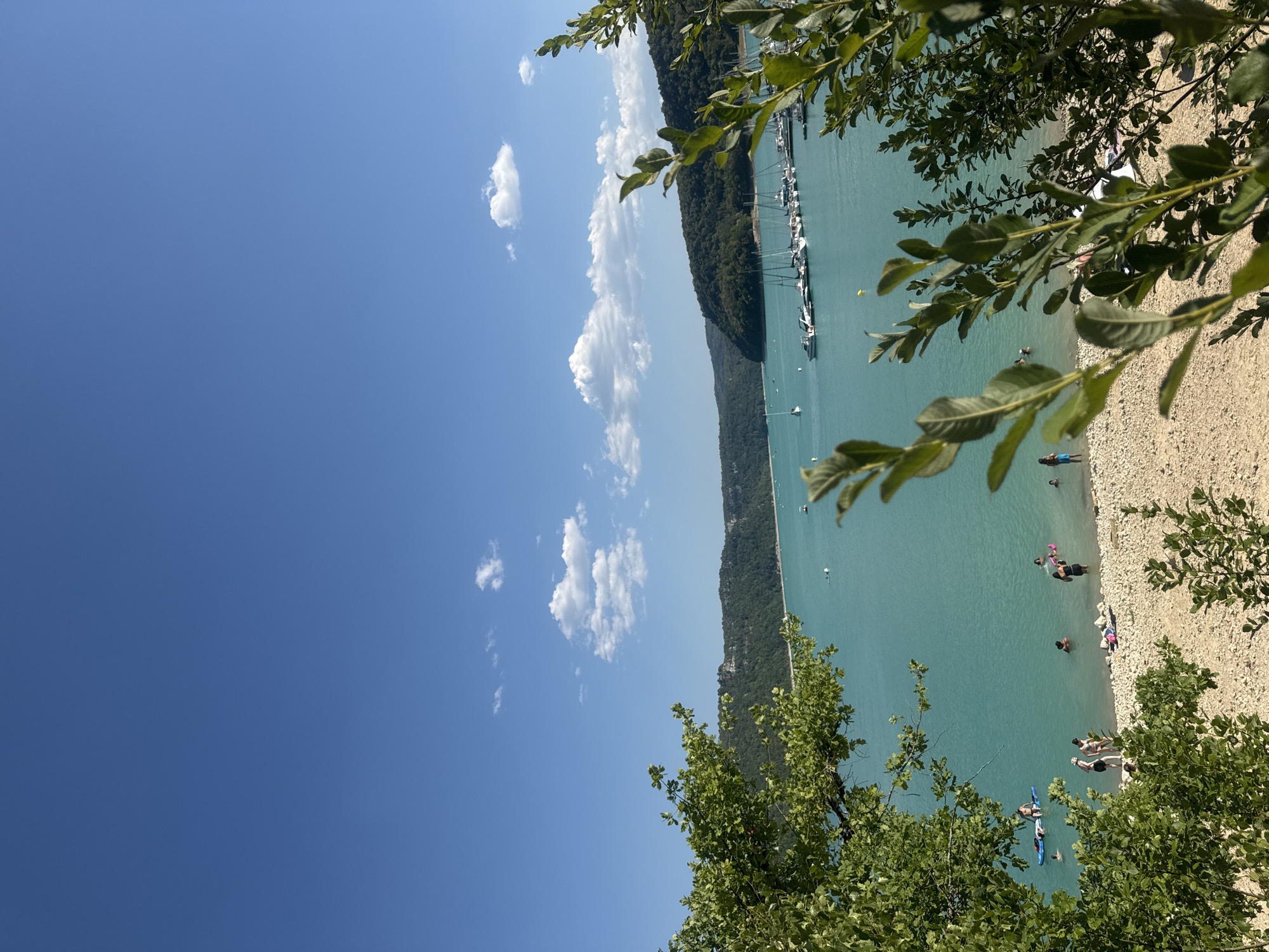 Sunny day at Lac de Vouglans marina and beach