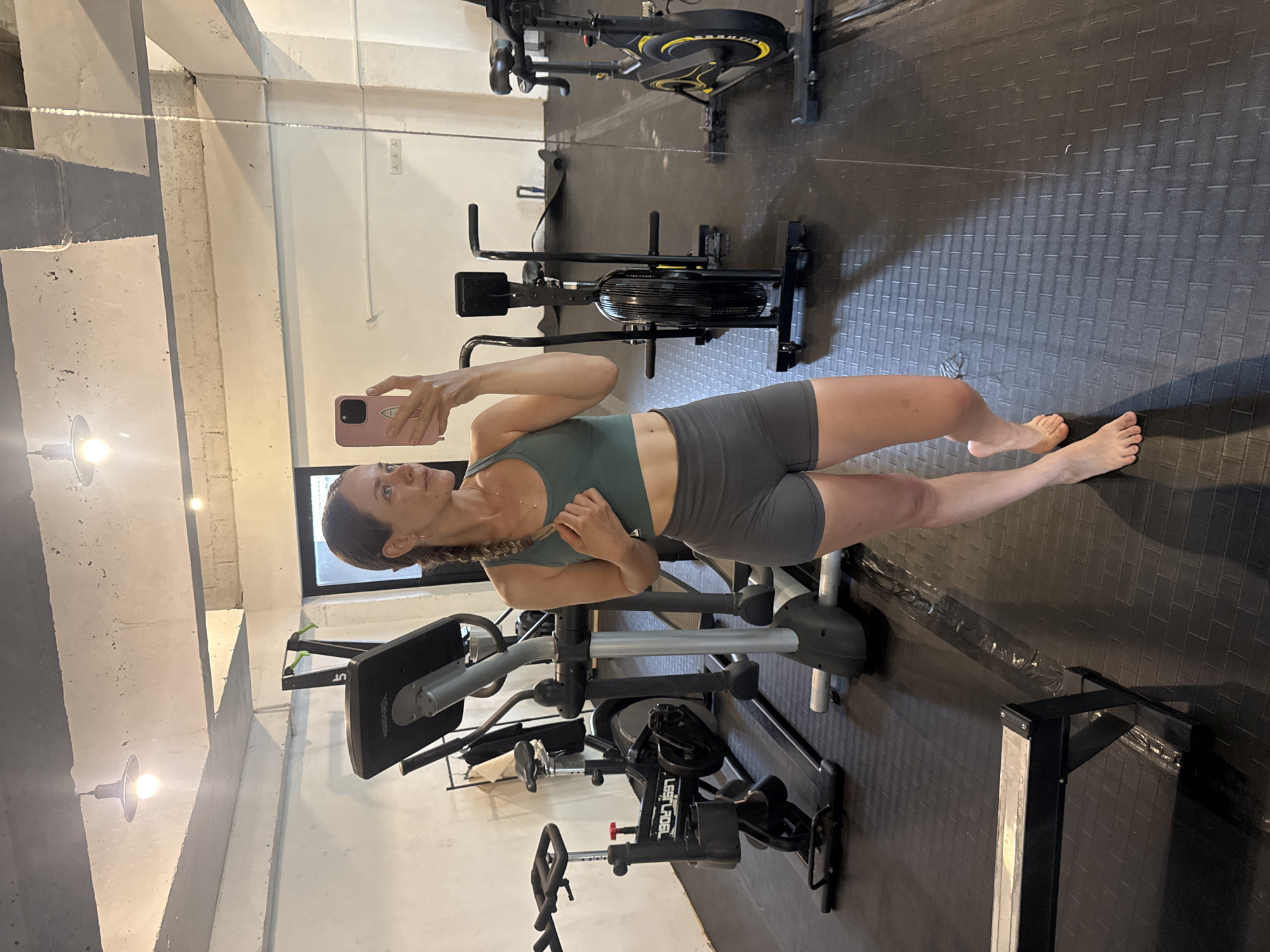 Woman takes gym selfie in Thalaramba, Sri Lanka