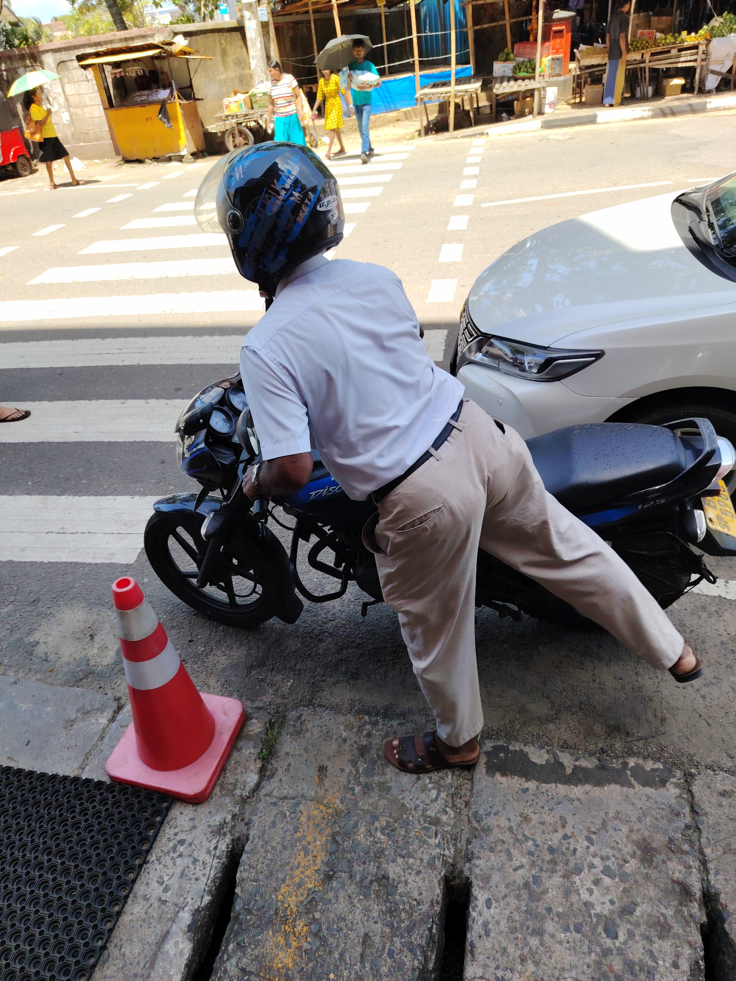 Morning street documentation in Galle, Sri Lanka captures urban details