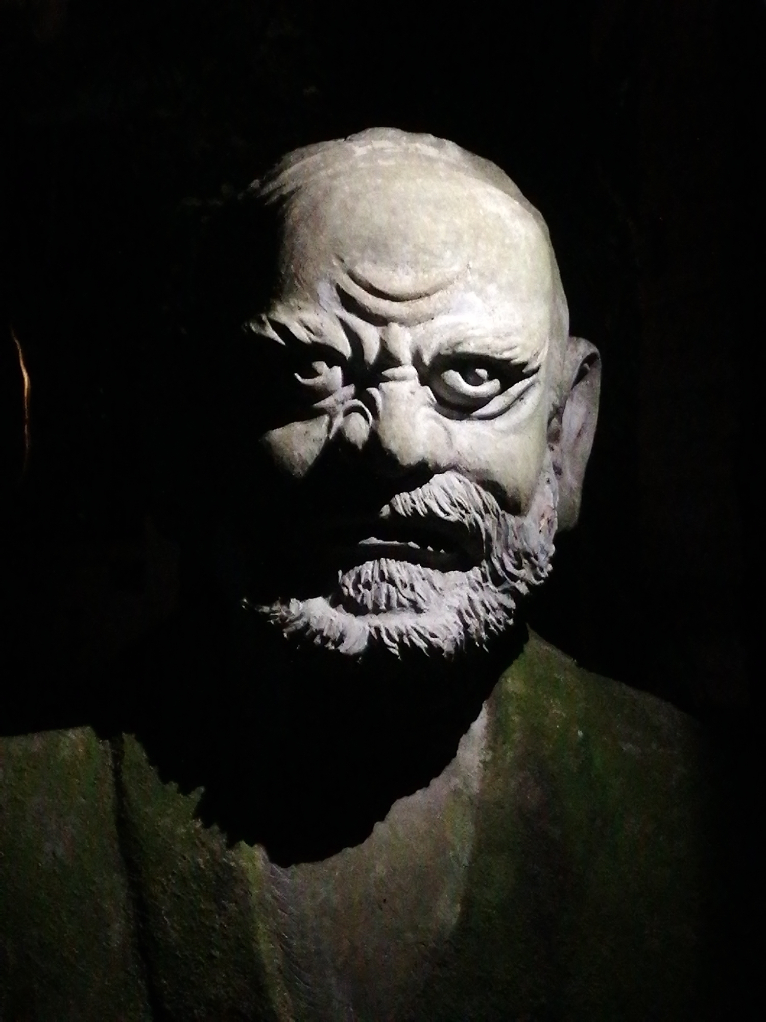 Buddhist temple artifacts and statues documented in Da Lat