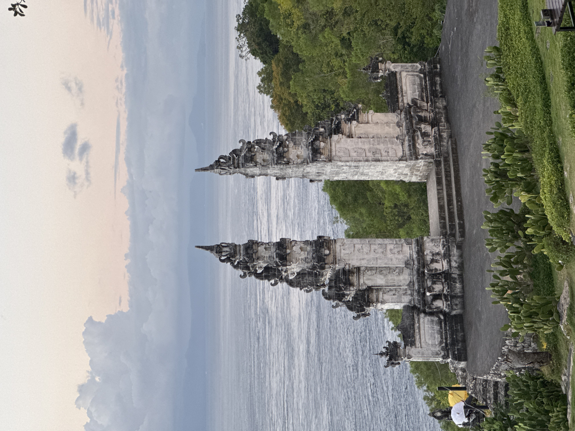 Infinity pool vibes and temple gates on Nusa Penida