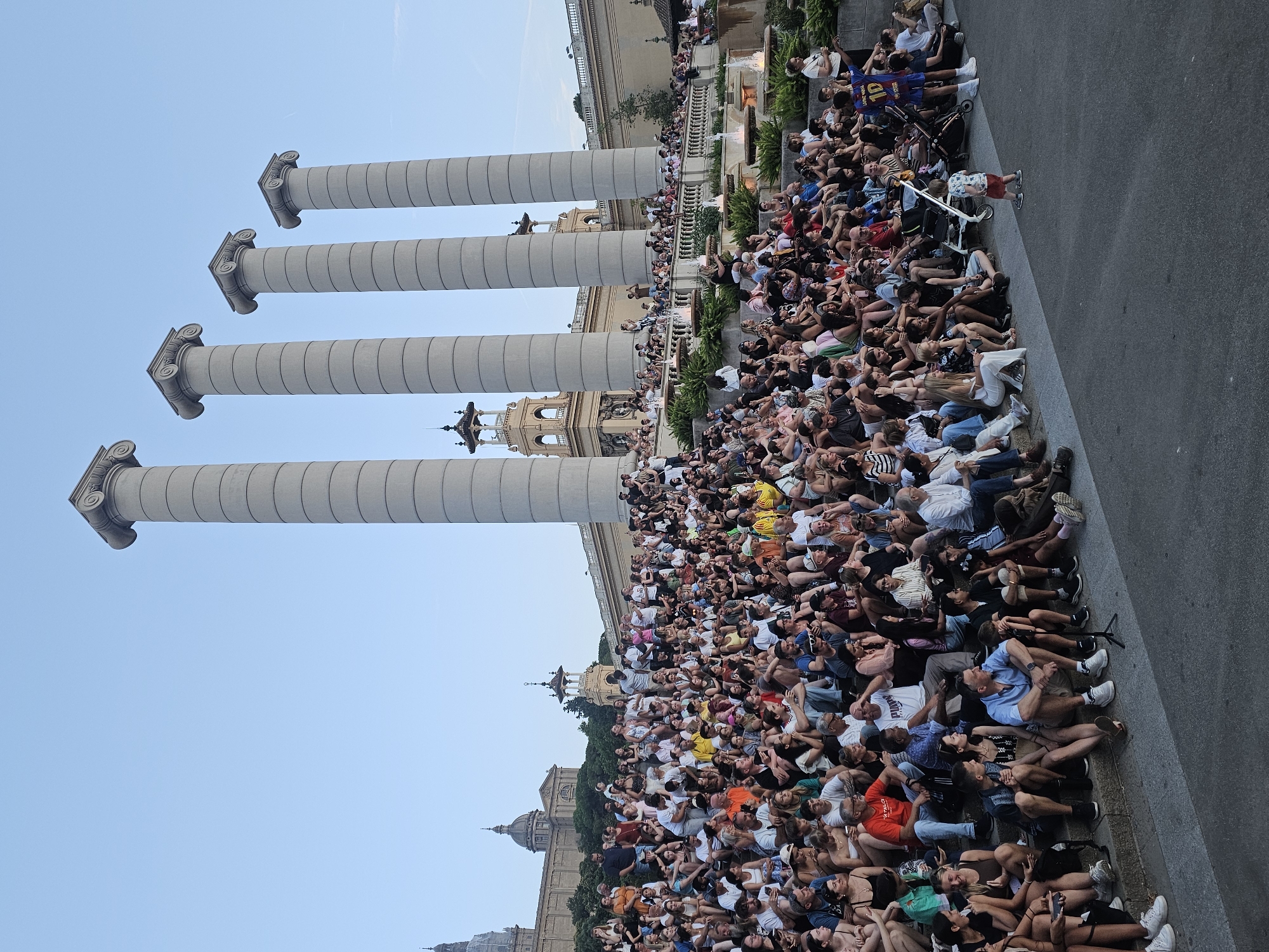 Crowds gather at Montjuïc for Barcelona's Magic Fountain show