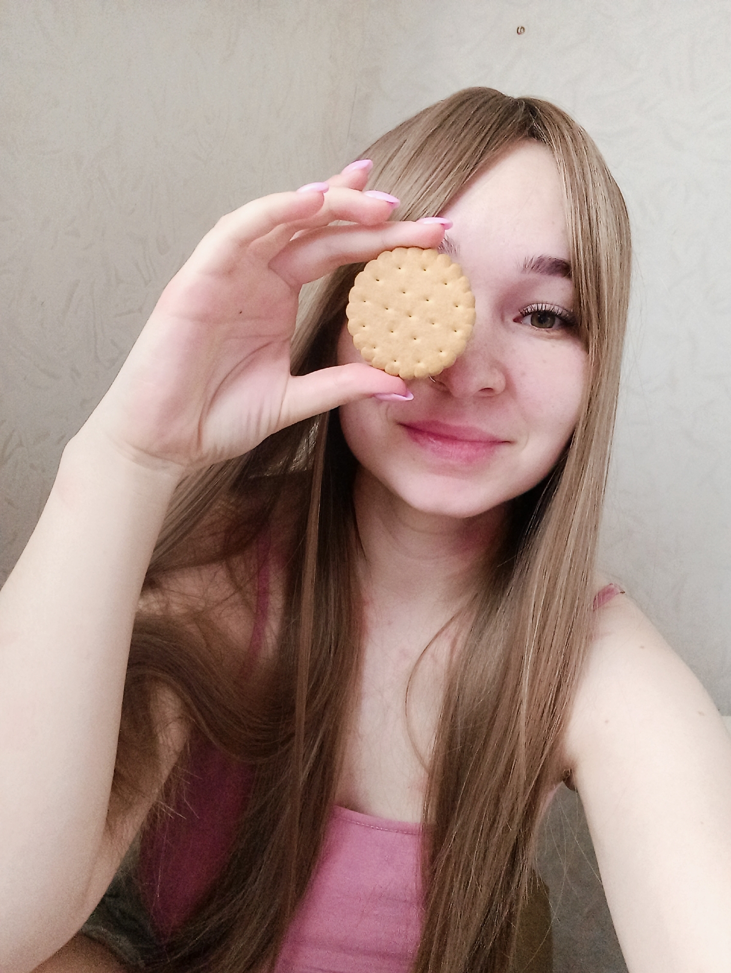 Early morning selfie session documented across Izhevsk, Russia
