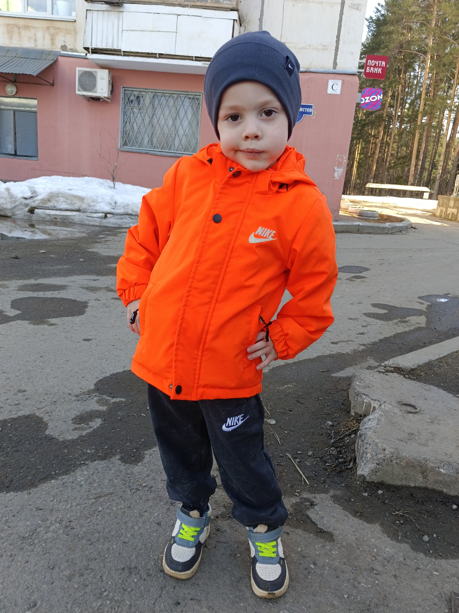Morning daily life moments documented in Chaikovsky, Russia