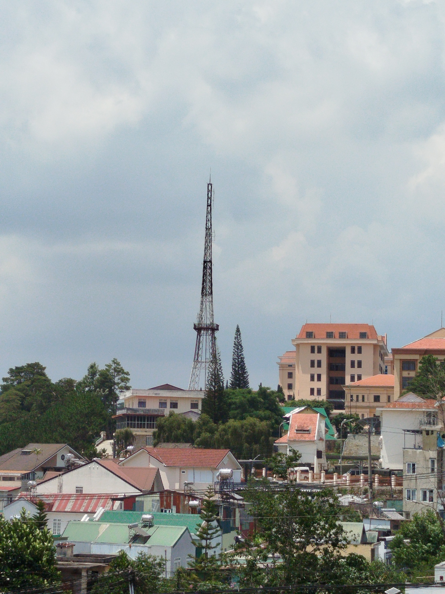 Morning scenes captured across Cam Ly district, Đà Lạt