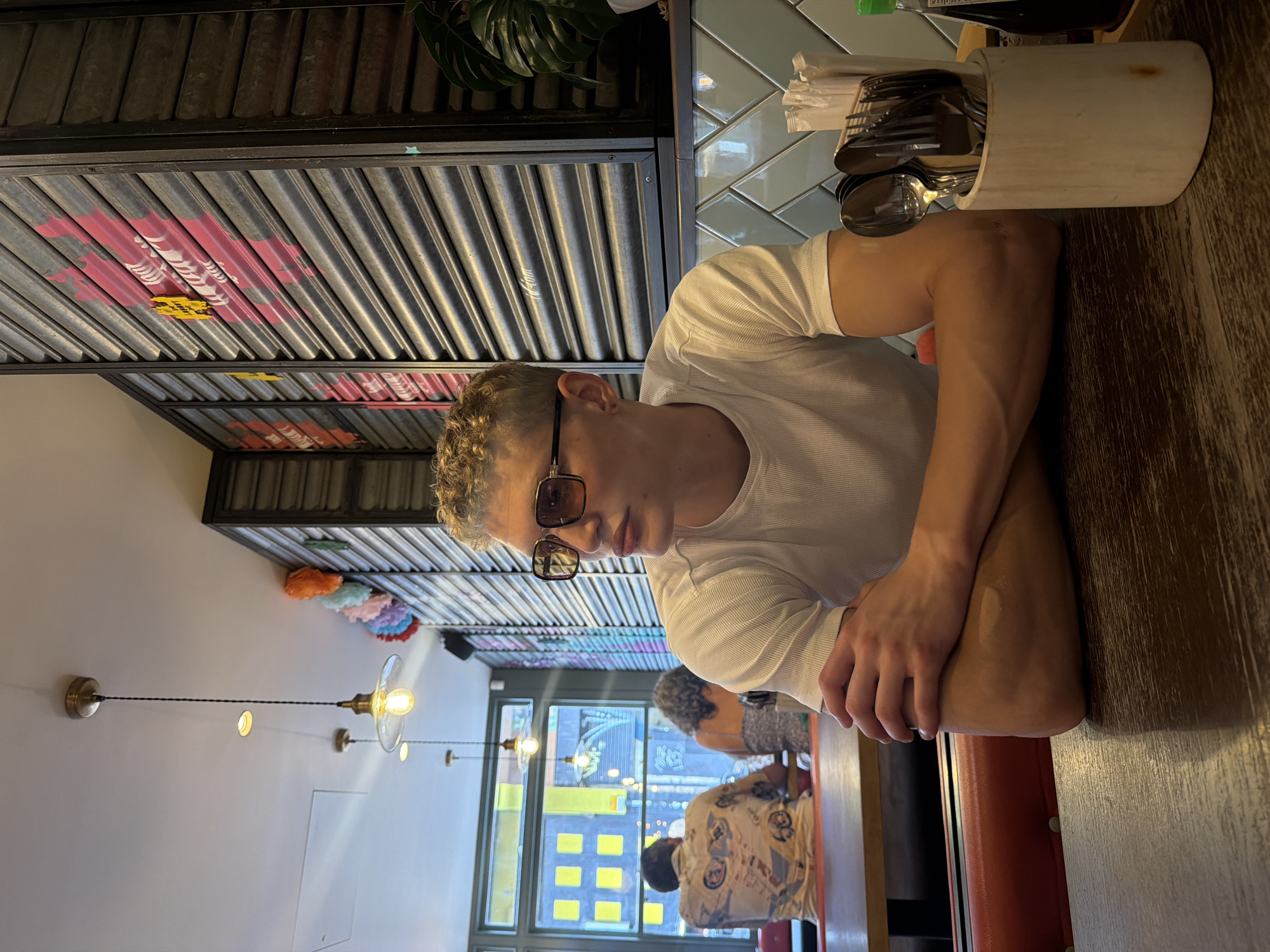 Relaxed afternoon at a London restaurant table