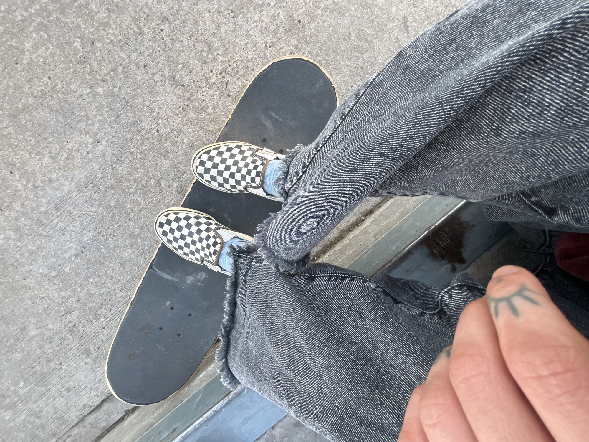 Skateboarder spotted in Buenos Aires during sunny evening