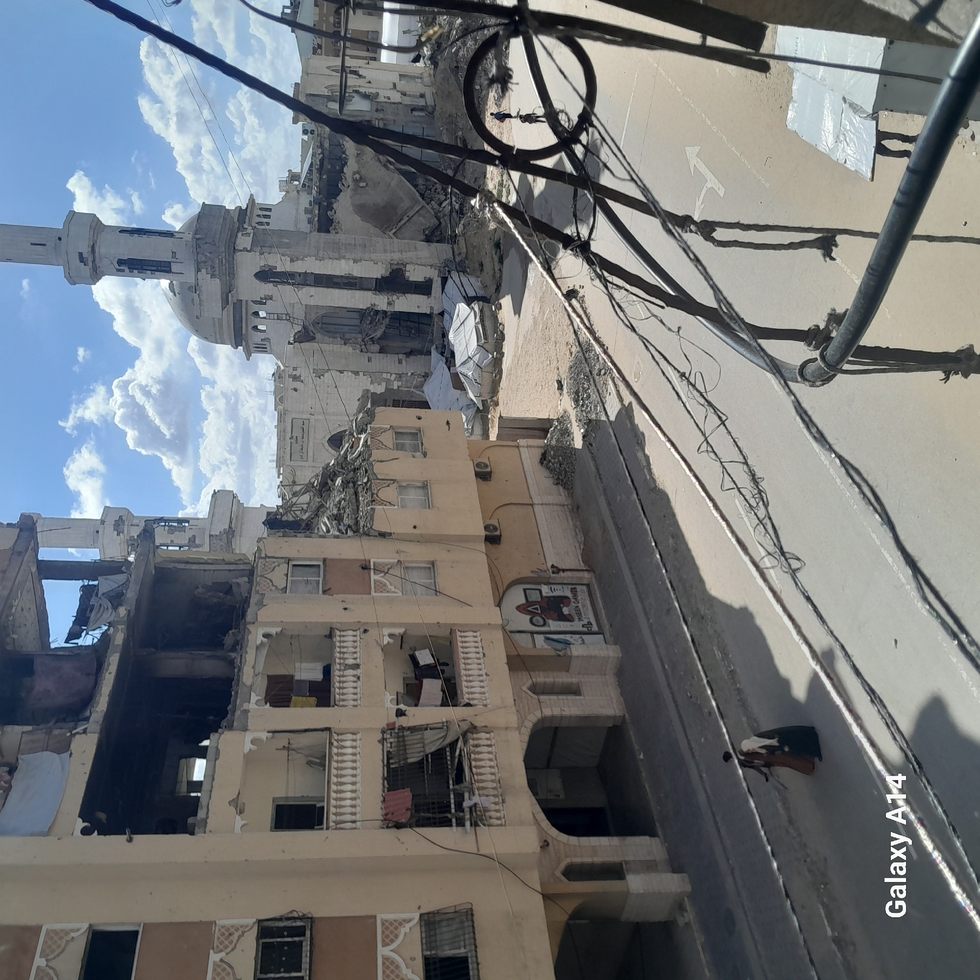 War damage and refugee camps documented in Khan Yunis
