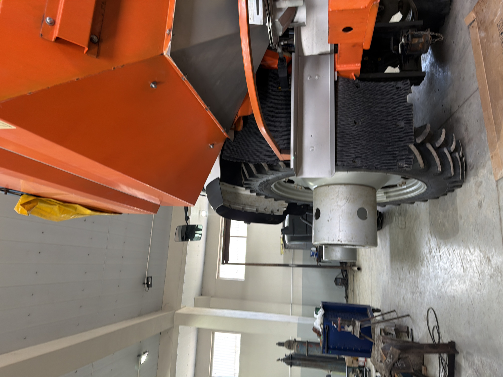 Heavy machinery spotted in Bulgarian industrial facility