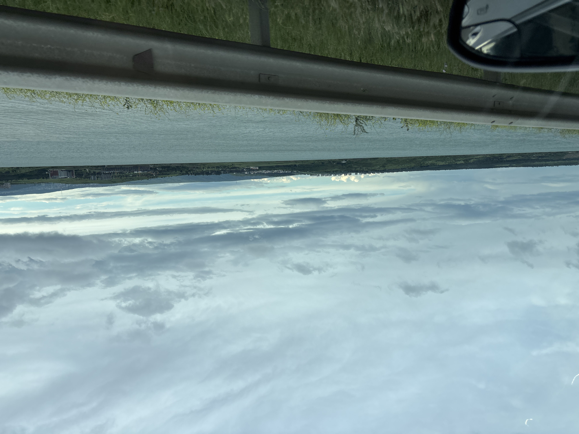Driver captures routine highway journey through Tbilisi landscape