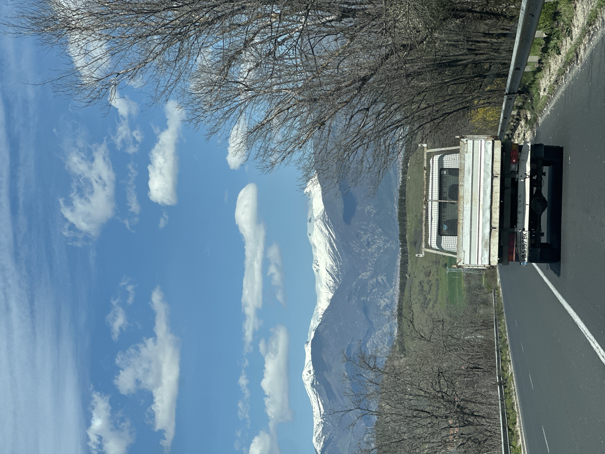 White truck spotted on road in Mihiltsi, Bulgaria