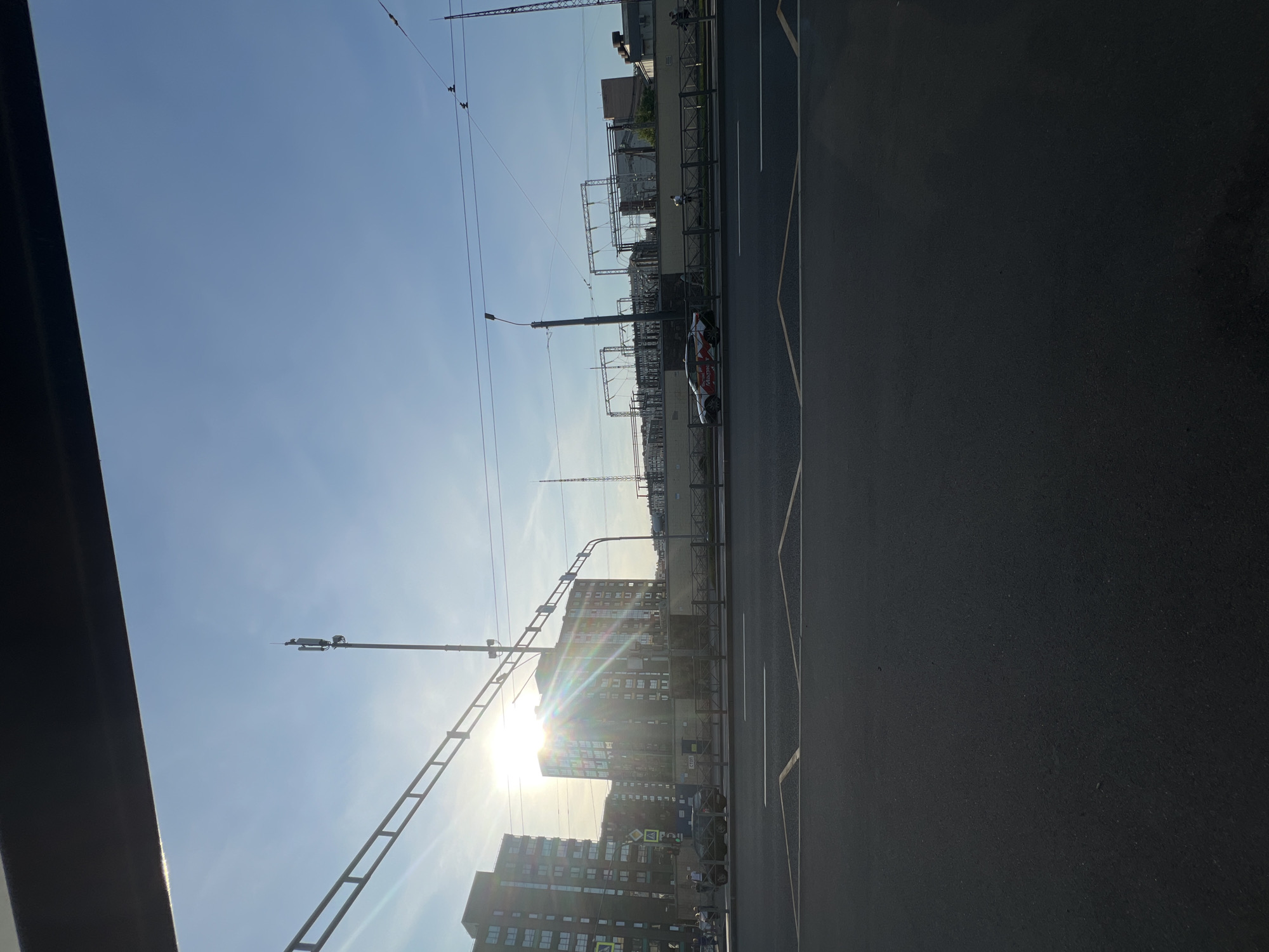 Witness documents daytime street scenes in Saint Petersburg
