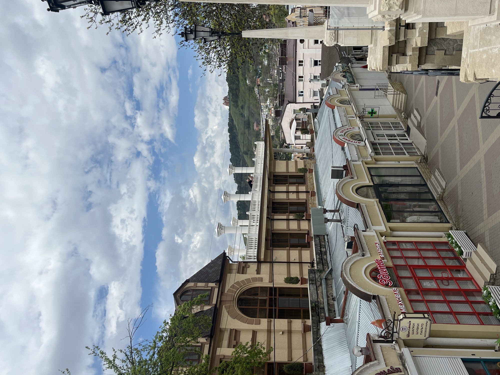 Morning tourist sites and street scenes documented in Kislovodsk