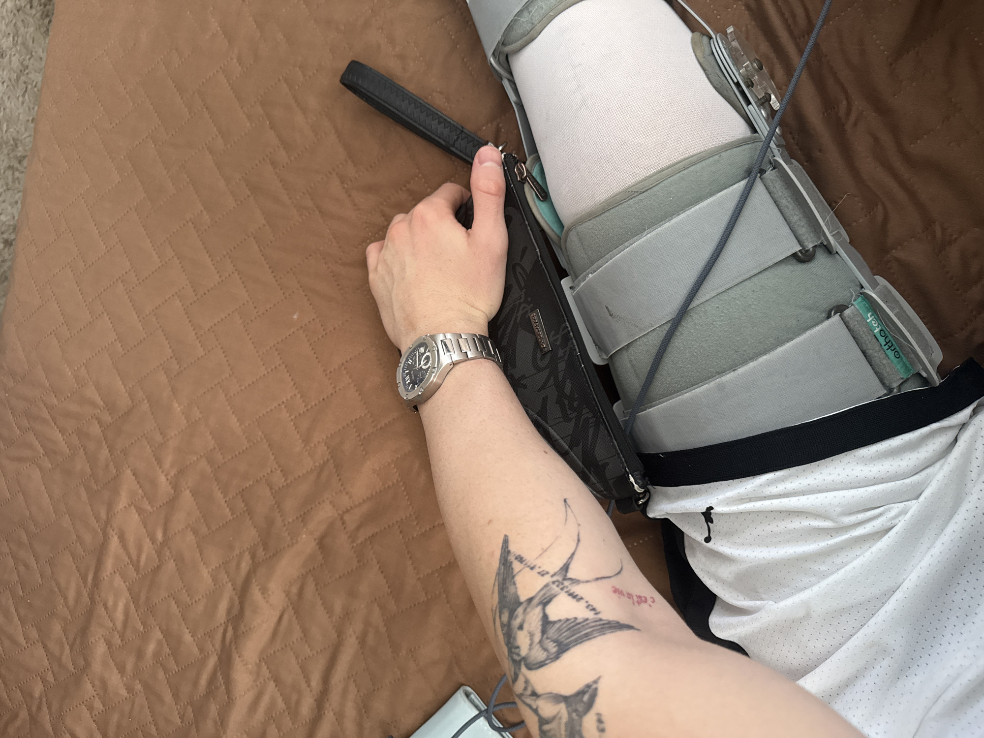 Person with leg brace, F1 phone spotted in Brestak