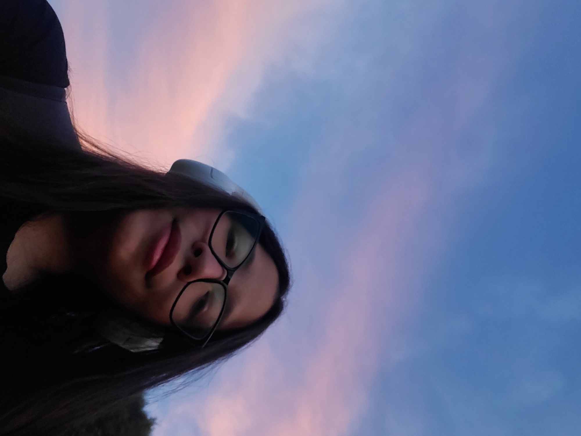 Twilight photography session captured in Curitiba park, Brazil