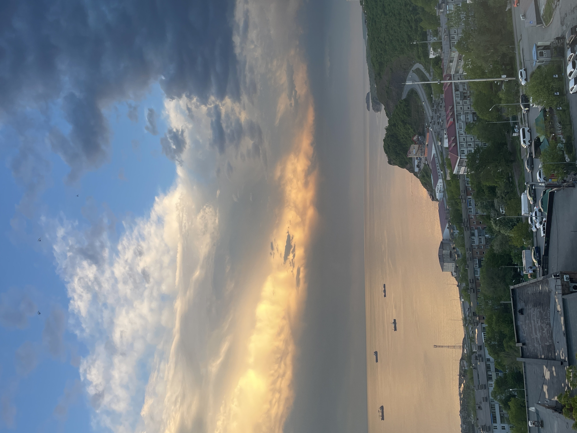 Morning moments captured in Vladivostok: cityscape and snack time