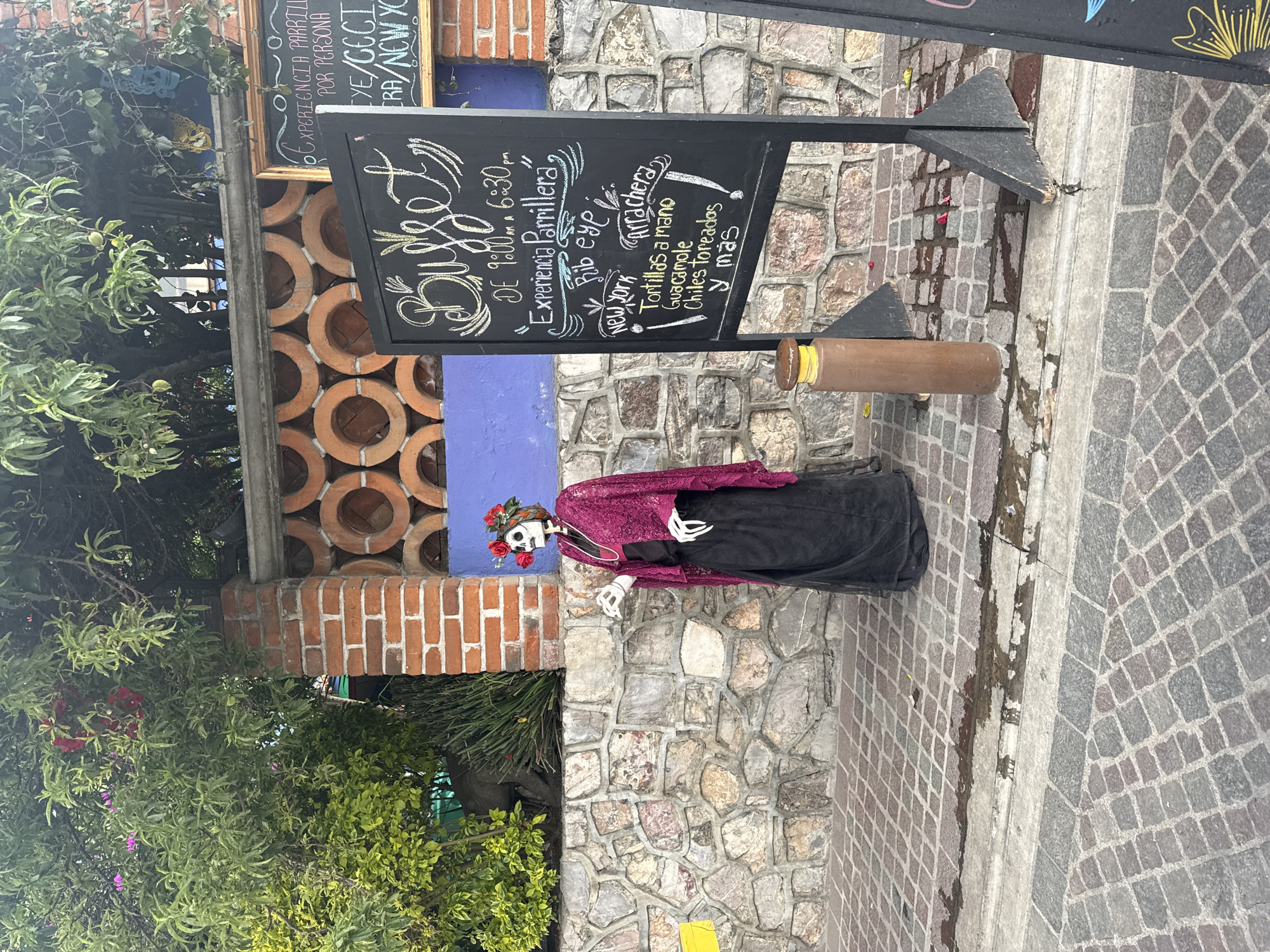 Catrina figure spotted on Cholula street in Mexico