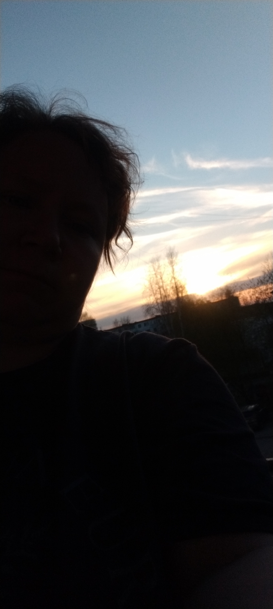 Photographer documents sunset scenes and portraits during afternoon session