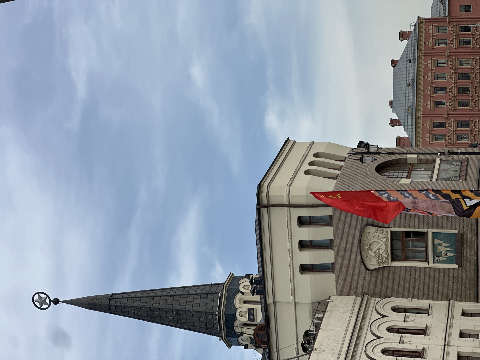 Moscow architectural landmarks documented in central district walkthrough