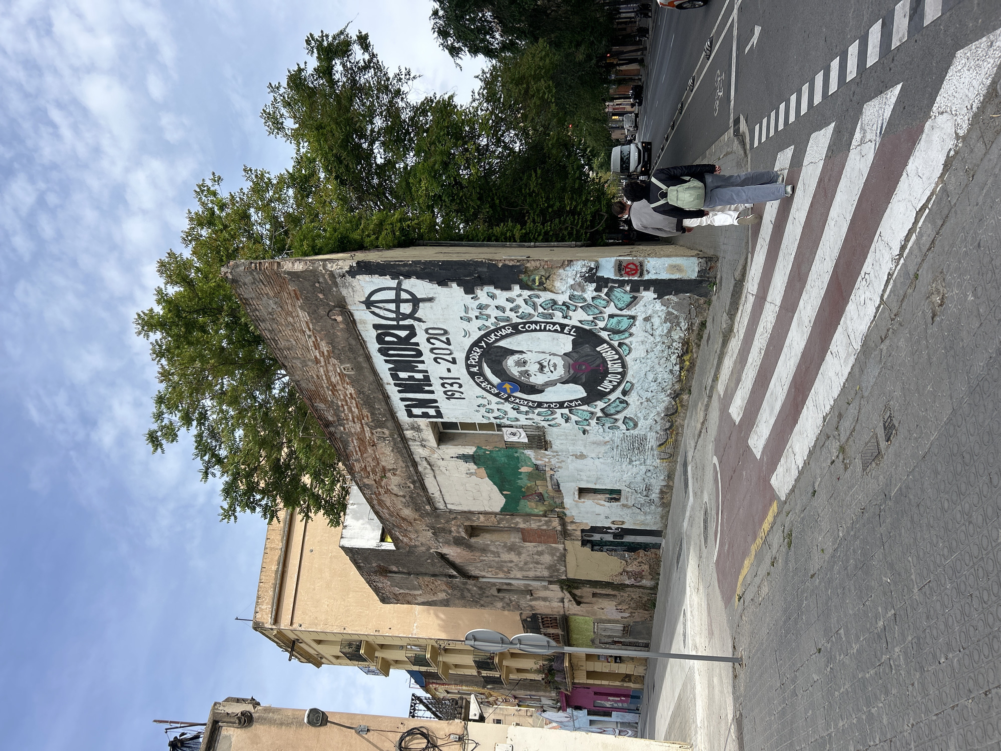 Street art and nature documented on Barcelona's Farigola Street