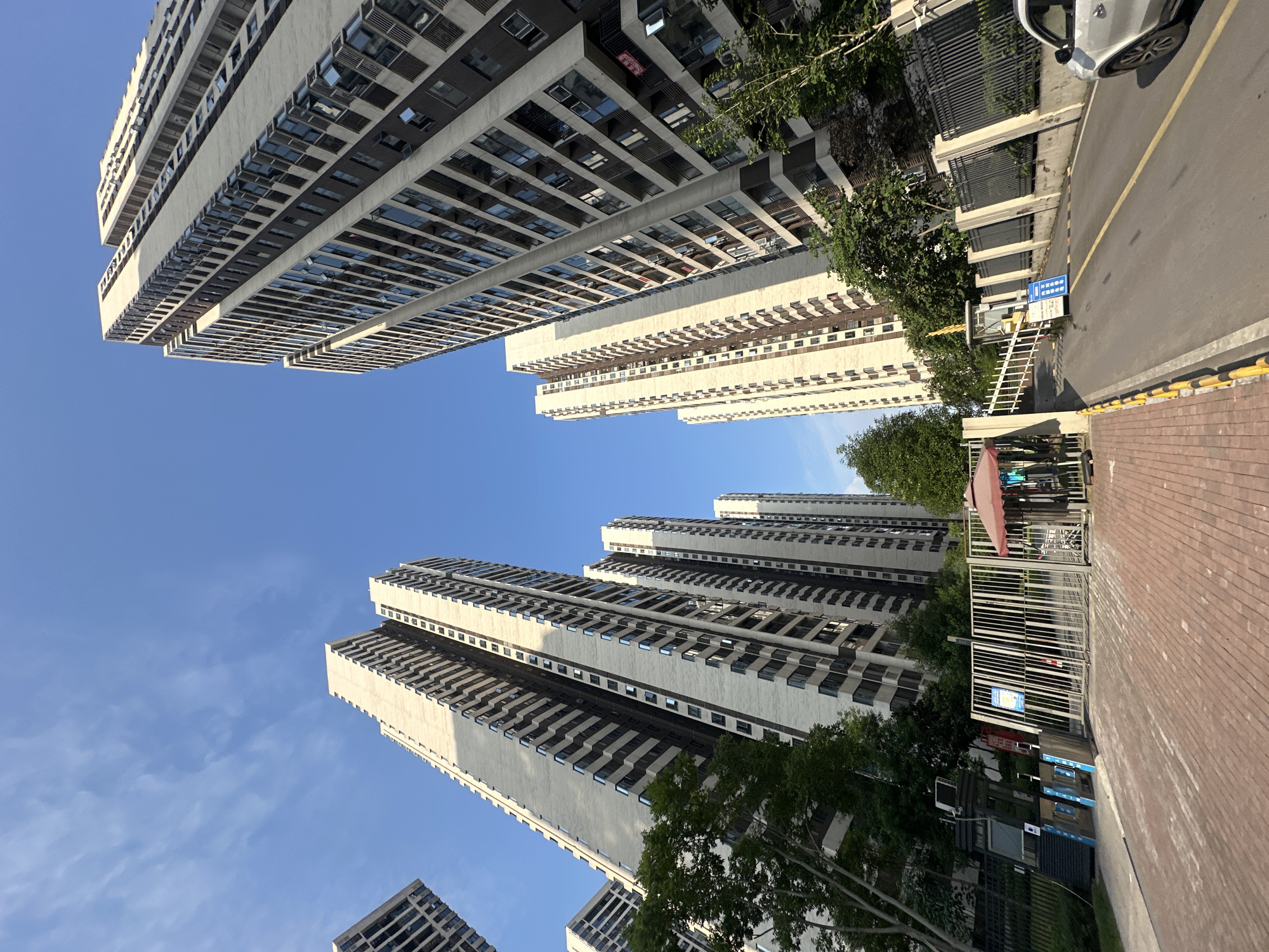 Everyday street-level life at a Chongqing High-tech Zone residential complex
