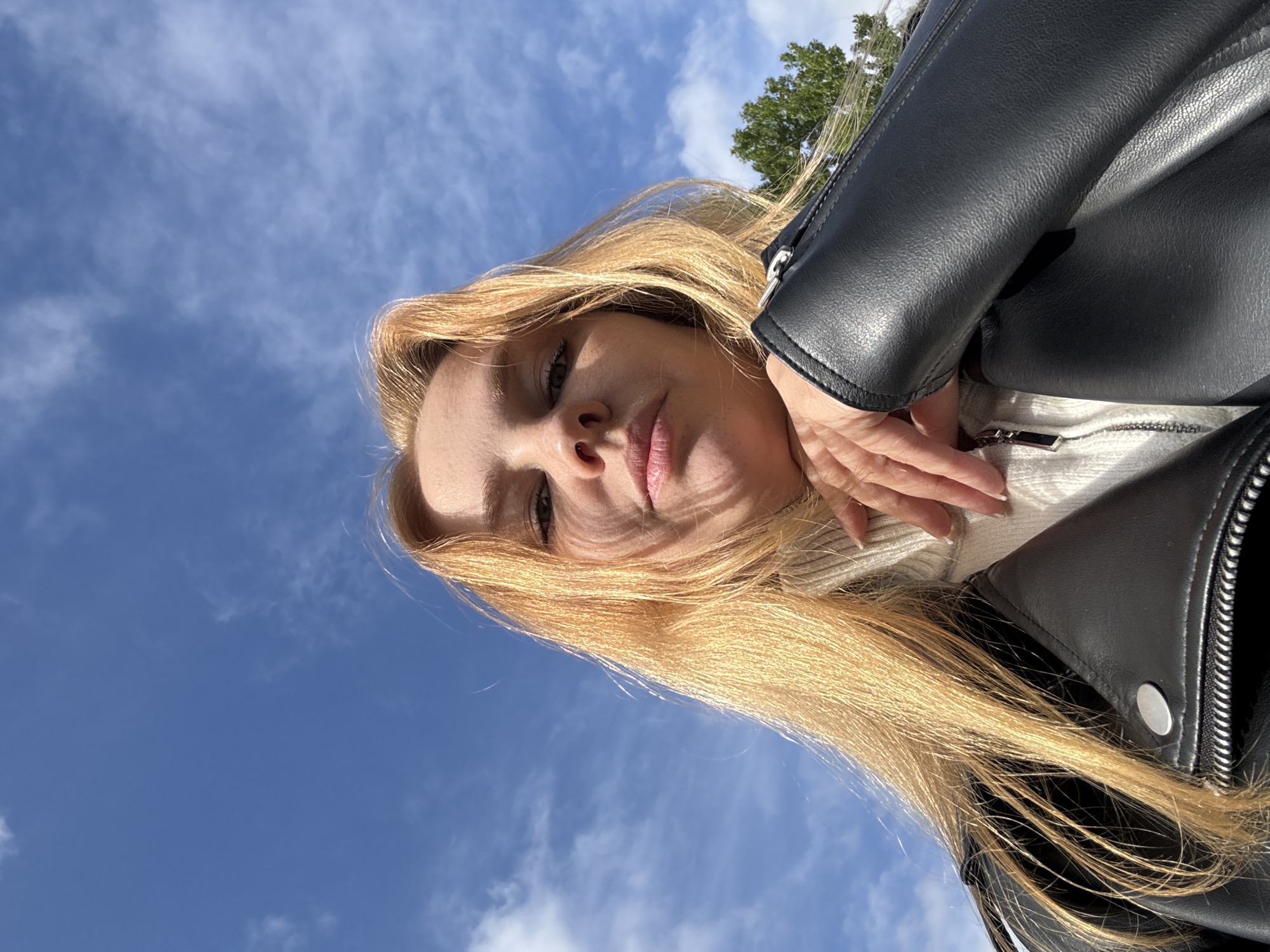 Woman photographed multiple times in Zavolzhye, Russia